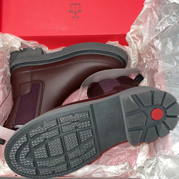 HUNTER Refined Stitch Detail Chelsea Boots - Picture 13 of 17